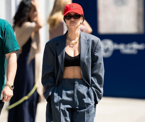 Спорт в городе: как звезды носят треники и кроп-топы летом