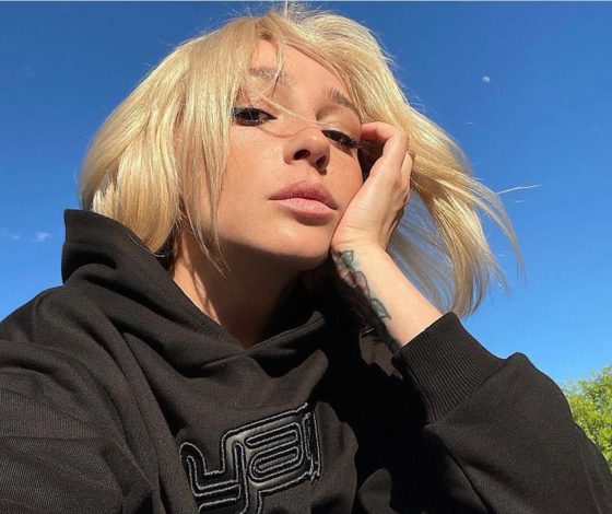 Сколько стоит: худи Насти Ивлеевой