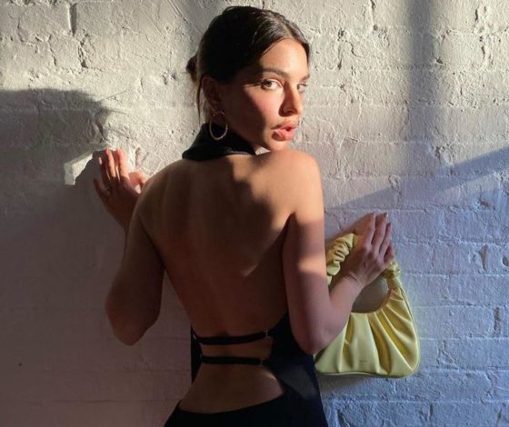 Сколько стоит: любимая сумка Эмили Ратаковски