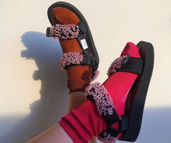 Платформа и дутые ремешки: 10 пар сандалий на лето