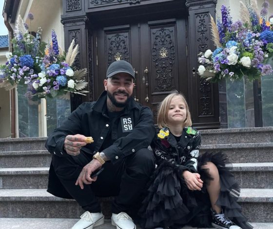 После вопросов о победительнице «Холостяка»: Тимати подарил дочке дорогое кольцо