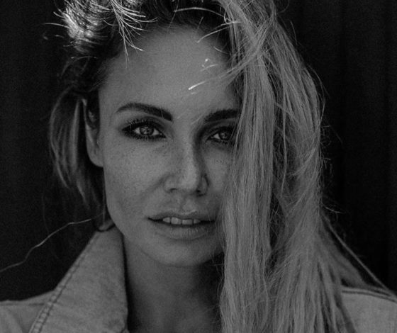 Поняла, что дружбе конец, когда стала ждать его звонка: Ляйсан Утяшева о стереотипах про «женщину у плиты», отношениях с Павлом Волей и воспитании детей