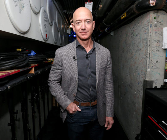 Самый богатый человек в мире Джефф Безос покинул пост гендиректора Amazon