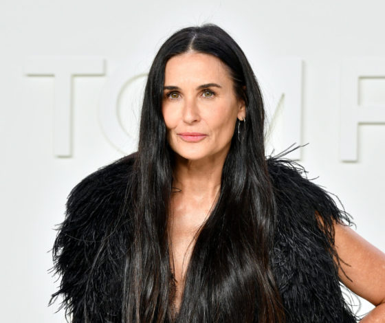 «Не стареет!»: 58-летняя Деми Мур в купальнике восхитила фанатов