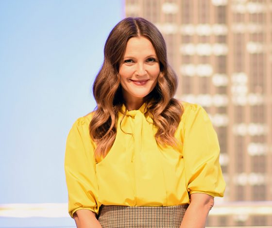 Дрю Бэрримор рассказала, почему не делает пластическую операцию. Спойлер: это связано с ее прошлым