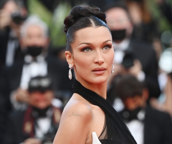 «Мне очень стыдно»: о каком культовом выходе сожалеет Белла Хадид?