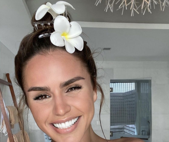 За чей счёт банкет? Zivert отказалась выступать на корпоративе, за который получила гонорар