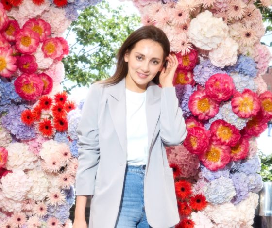 Весенняя романтика летом: Кристина Каширина, Катя Голден и другие на бранче Furla