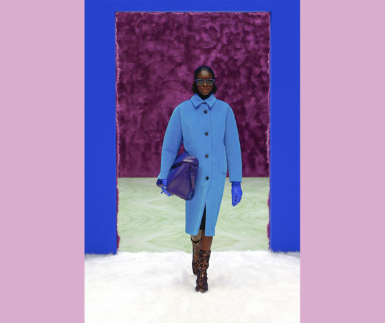 Полный гид по верхней одежде: яркие пальто, бомберы и другие тренды осени