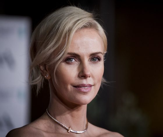 Свобода во всем: звезды, которые одевают сыновей, как девочек