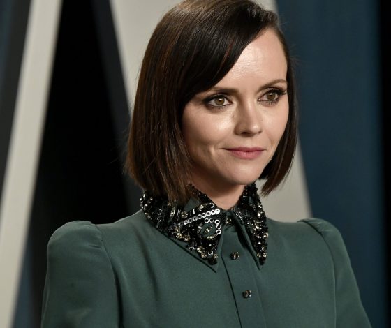 После громкого развода: звезда «Семейки Аддамс» Кристина Риччи ждет второго ребенка