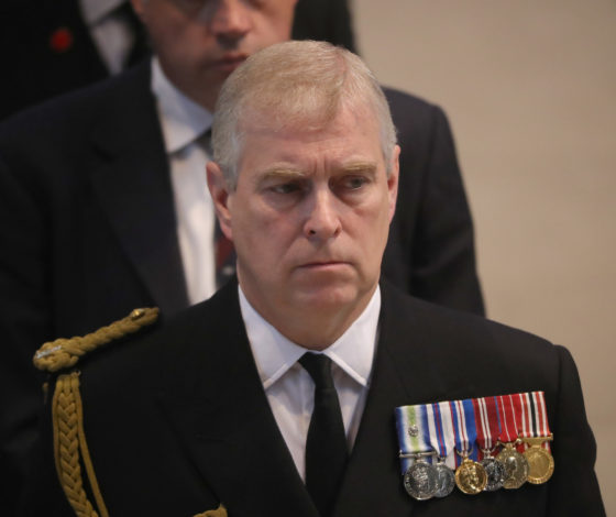 Королевский скандал: принцу Эндрю вручили документы по делу о сексуальном насилии