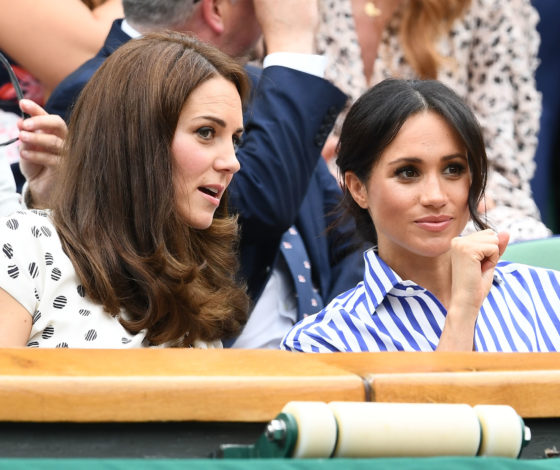 Меган Маркл повторила за Кейт Миддлтон. В чем соревнуются герцогини?