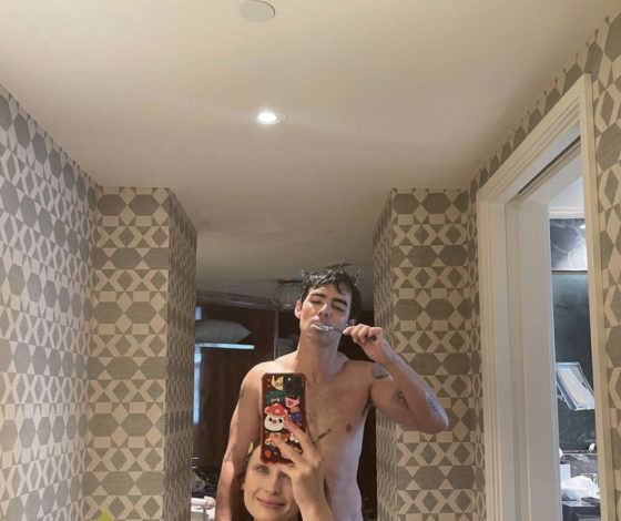 В честь праздника: Джо Джонас поделился обнаженной фотографией