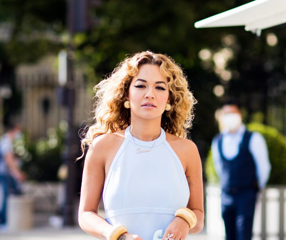 Звезда стритстайла: новые выходы Риты Оры в Париже