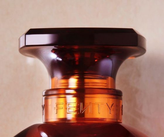 «Запах той, кем ты хочешь быть»: Рианна выпускает собственный парфюм