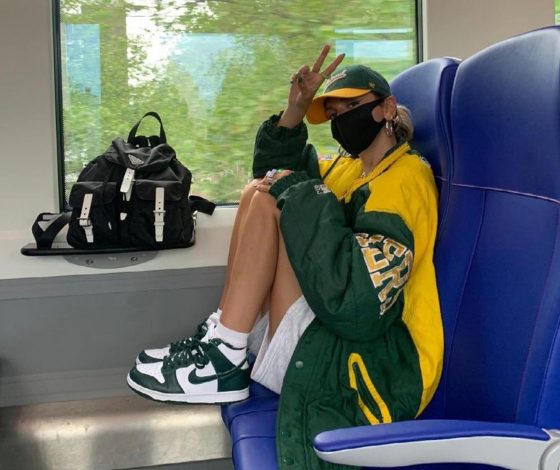 Тренд из Instagram: университетский бомбер – главная покупка этой осени