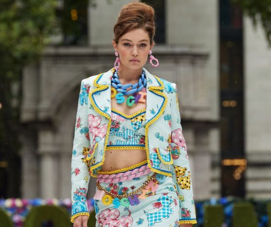 Джиджи Хадид и Ирина Шейк на показе Moschino