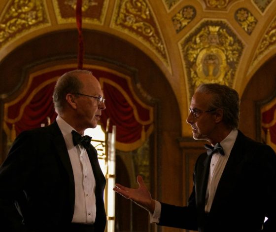 «Сколько стоит жизнь?»: драма на Netflix с Майклом Китоном и Стэнли Туччи, которая не оставит тебя равнодушным