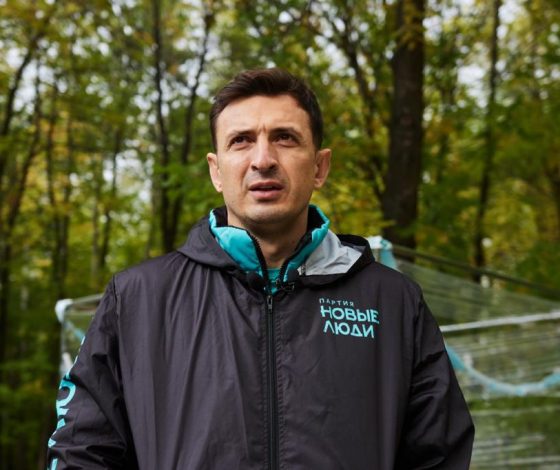 Вспомнить все: что стало с Алексеем Гавриловым aka Гошей из сериала «Универ» и почему он пошел в политику?