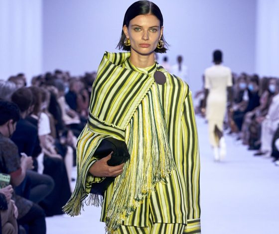 Леопардовый принт и бахрома на показе Jil Sander в Милане