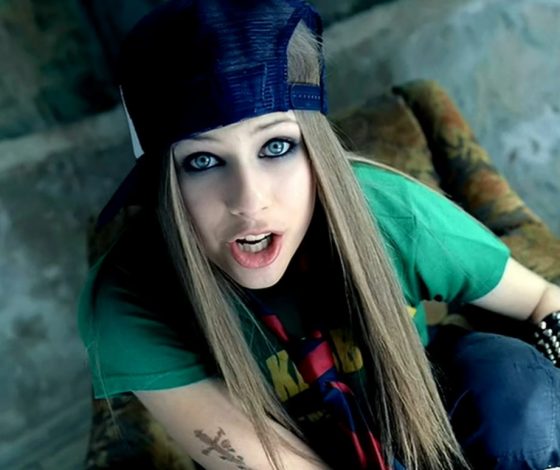 От Аврил Лавин до Бритни Спирс: 20 культовых клипов из нулевых