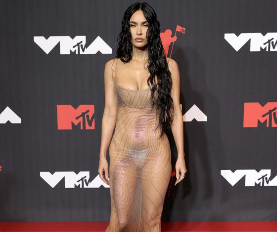 Ничего лишнего: топ лучших и худших «голых» платьев звезд