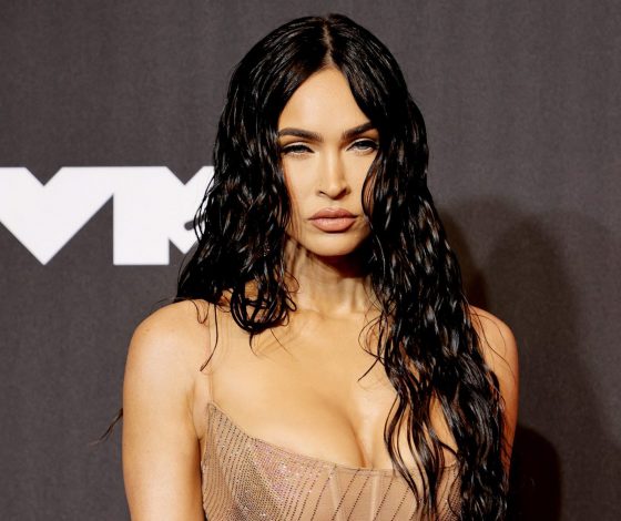 Голые и очень красивые! Топ-10 платьев звезд, которые ничего не стесняются