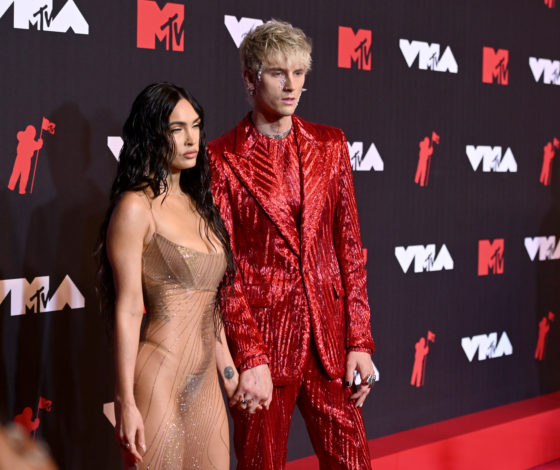 Неразлучны: необычный выход Меган Фокс с парнем Machine Gun Kelly