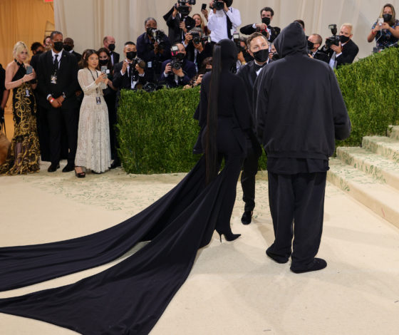 «Не видела и не могла дышать»: с чем столкнулась Ким Кардашьян на Met Gala