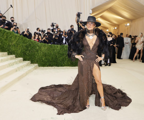 Худшие образы на красной дорожке Met Gala 2021