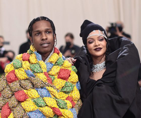 В прозрачном топе: Рианна и A$AP Rocky на шопинге в Нью-Йорке