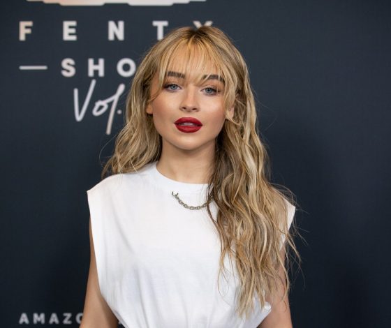 Сабрина Карпентер восхитилась талантом Тейлор Свифт, показав совместные фото