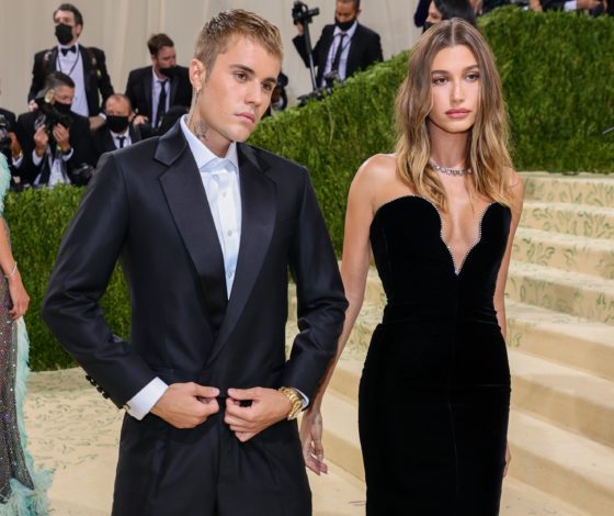 Впервые за 6 лет: Джастин Бибер на красной дорожке Met Gala. Конечно, с Хейли