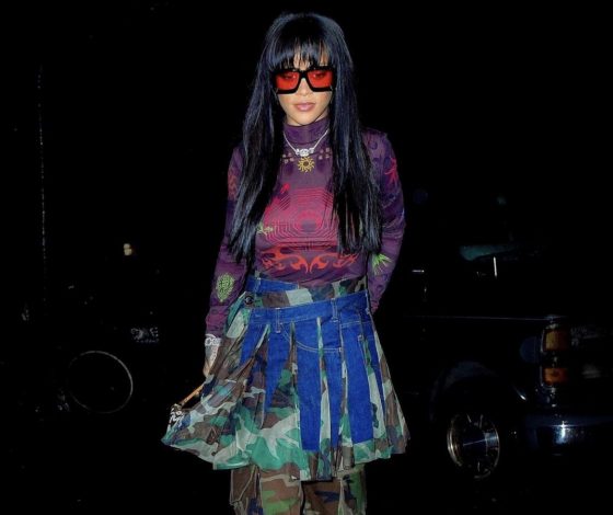 Фото дня: телохранитель Рианны носит ее на руках. Буквально