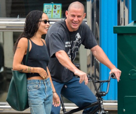 Гардероб звезды: где купить сумку, как у Зои Кравиц