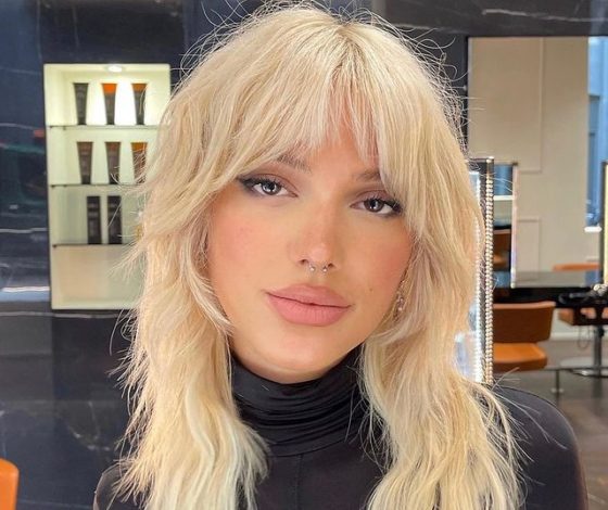 Главная прическа TikTok: как выглядит и кому подходит «волчья» стрижка