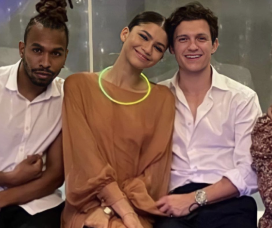 После слухов о романе: Том Холланд трогательно поздравил Зендаю