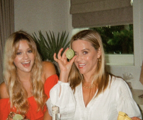 Редкие кадры: как выглядят взрослые дети Риз Уизерспун