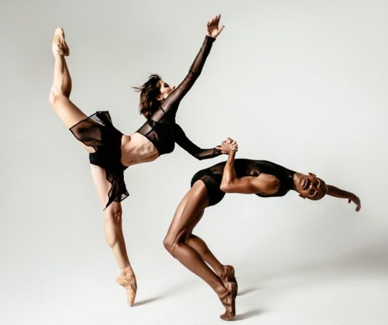 Хореографическая постановка и арт-перформанс: театральный ужин в Memo Dine&Bar