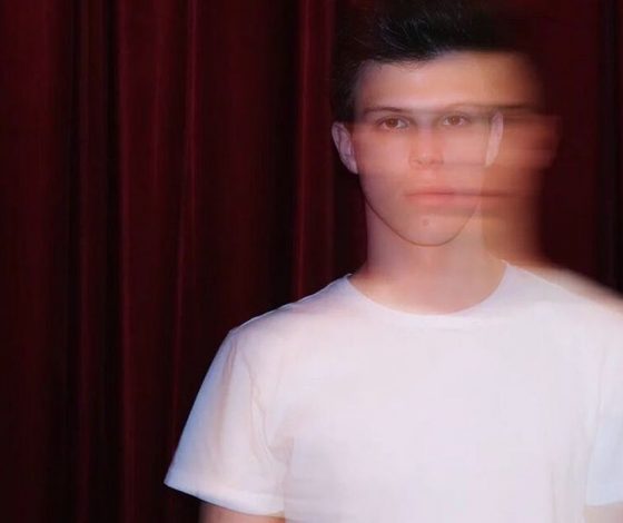 Мы заранее договорились, что мне не нужна помощь: Григорий Верник о работе с отцом, отношениях и новом этапе после учебы