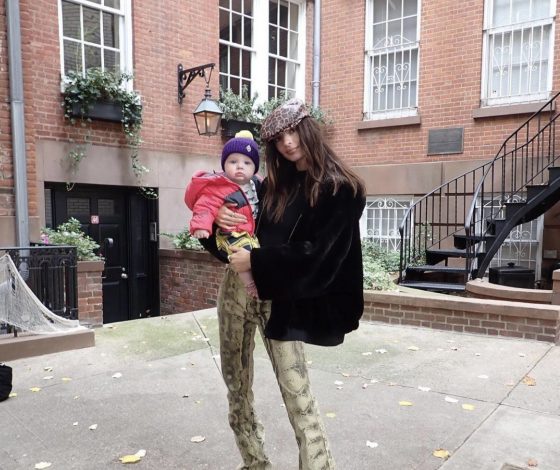 «Совсем на неё не похож»: Эмили Ратаковски показала редкие фотографии своего сына