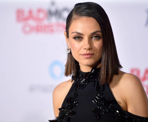 «Я посоветовала ей в следующий раз толкнуть его»: Мила Кунис рассказала о своей главной ошибке в воспитании детей