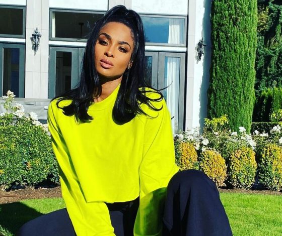 Сиара кардинально изменила цвет волос. Получилось круто