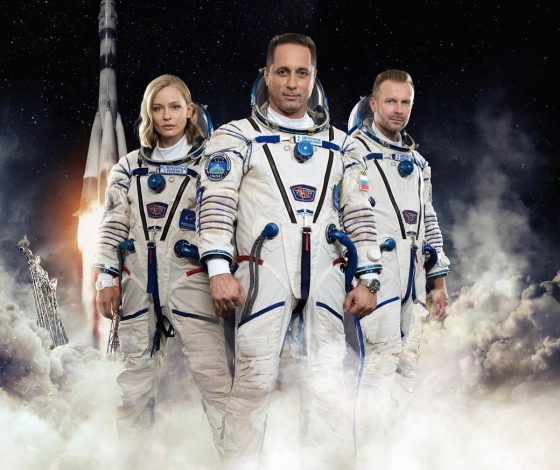 Видео дня: Юлия Пересильд и Клим Шипенко улетели на МКС для съемок фильма