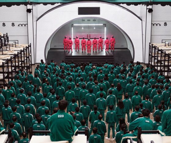 Обогнала «Бриджертонов»: «Игра в кальмара» стала самым популярным сериалом Netflix