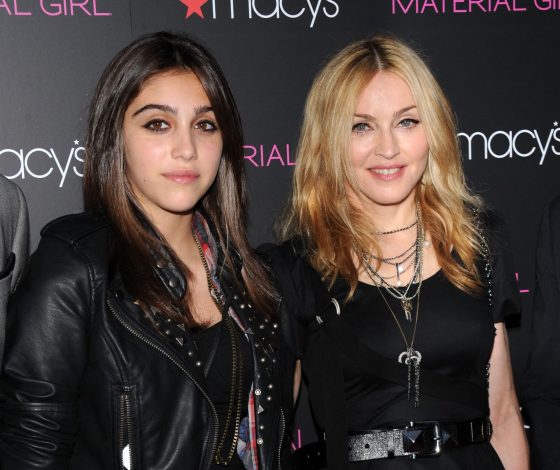 Мадонна поделилась архивными фотографиями со старшей дочерью в честь ее дня рождения