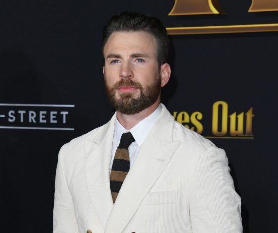 Сексуальный преподаватель колледжа: Крис Эванс сменил имидж