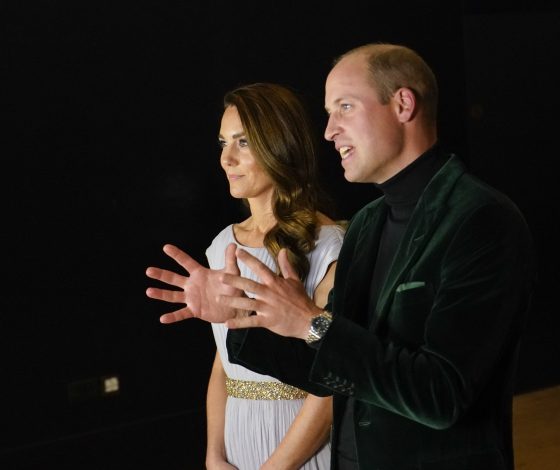 Торжественный выход: Кейт Миддлтон в платье 10-летней давности и принц Уильям в зеленом бархате