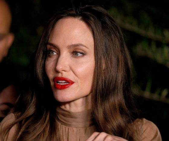 Редкий выход: Анджелина Джоли с дочерью Захарой на церемонии Variety Power Of Women